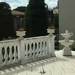 فيلة Stefano's House