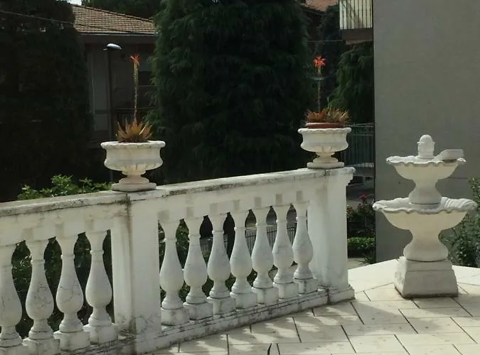 וילה Stefano's House